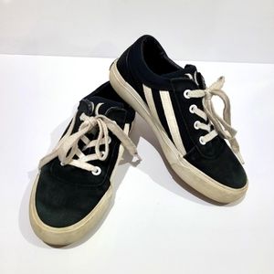 Hurley "Boardy" skate tennis shoes size 3